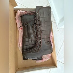 NWT- The North Face boots brand new